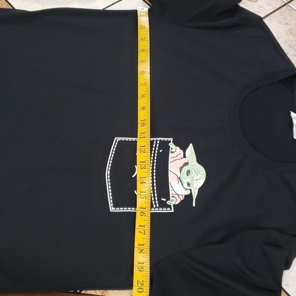 SHESHOW Graphic Tee - Picture 4 of 5